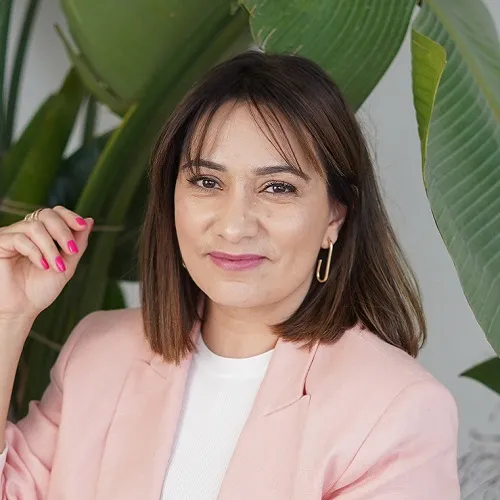 Narine Szostak